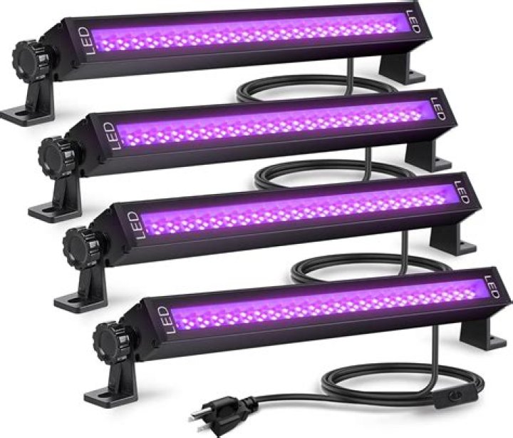 Are Black Lights Ok For Fish Tanks