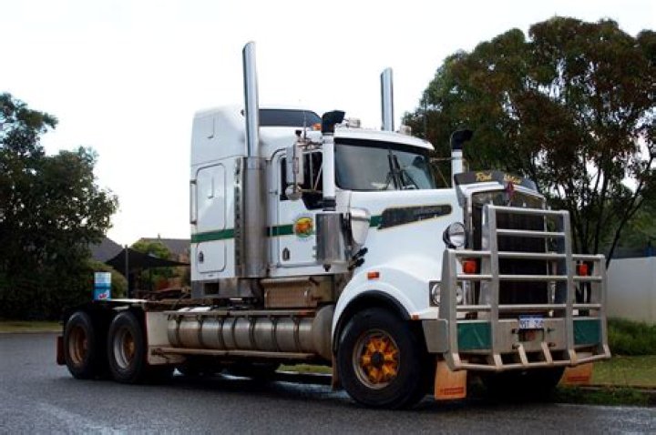 bobtail tractor