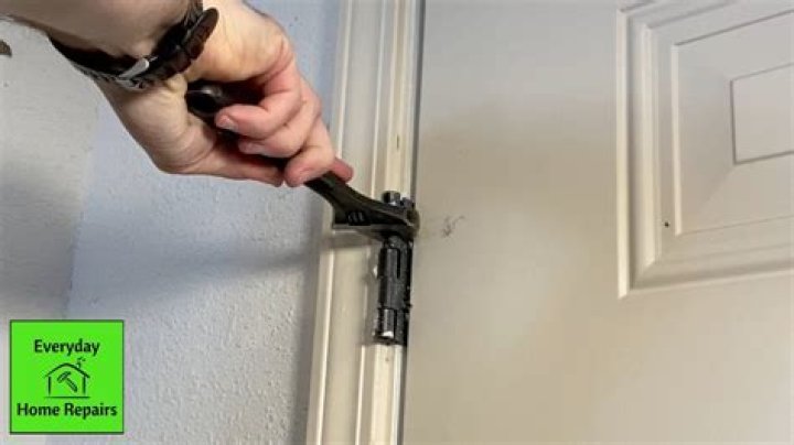 how to fix a door frame