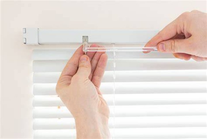how to hang blinds