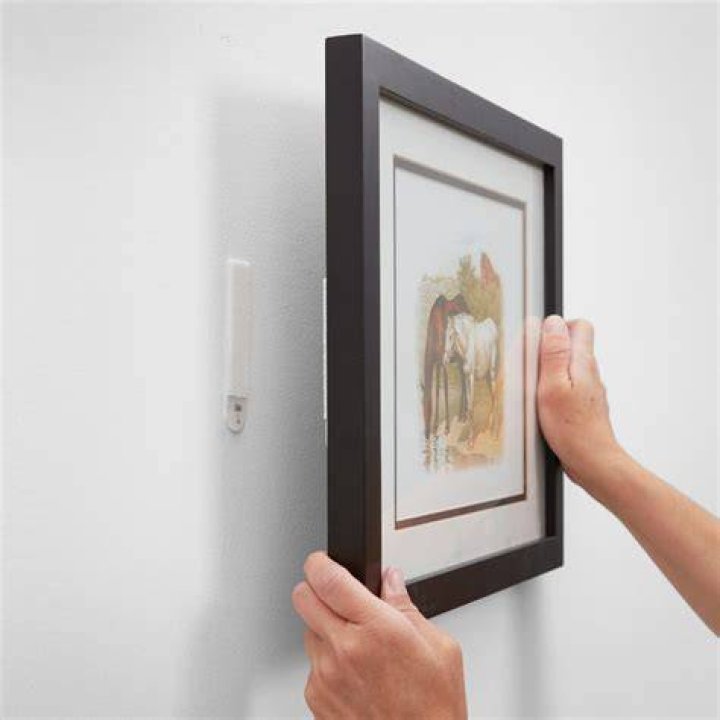 how to hang pictures on drywall