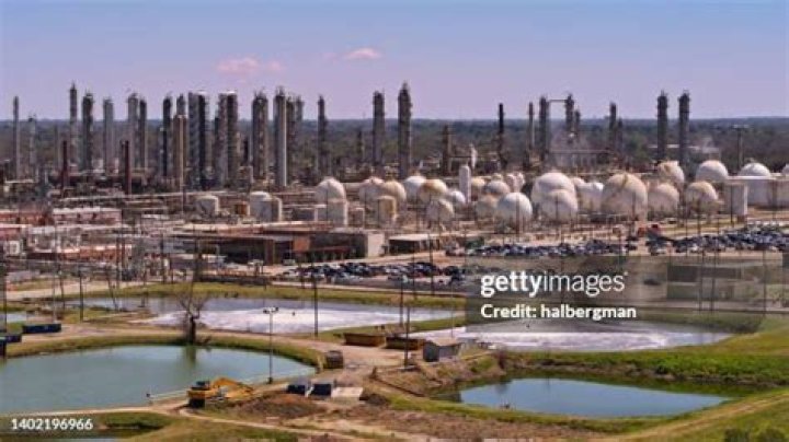 oil refineries in texas