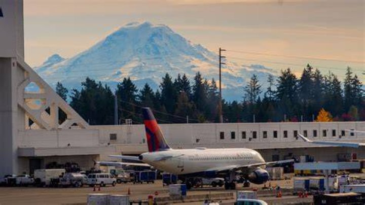 Quick Answer: How Far Is Seattle From Tacoma