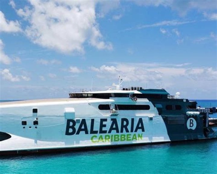 Quick Answer: How Fast Does The Fast Ferry To Bahamas Travels