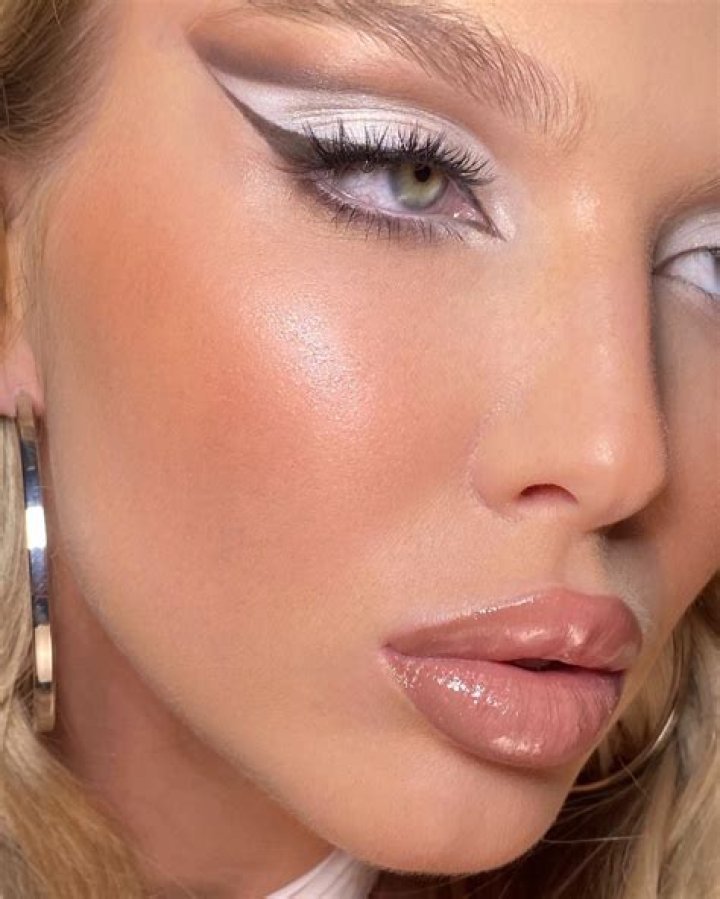 white eyeshadow looks